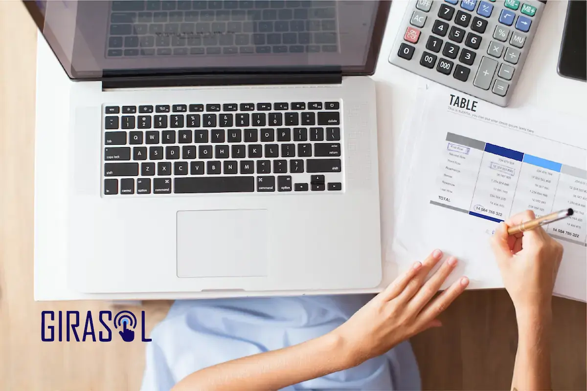 Comparación legal entre firma simple y firma digital acreditada por INDECOPI